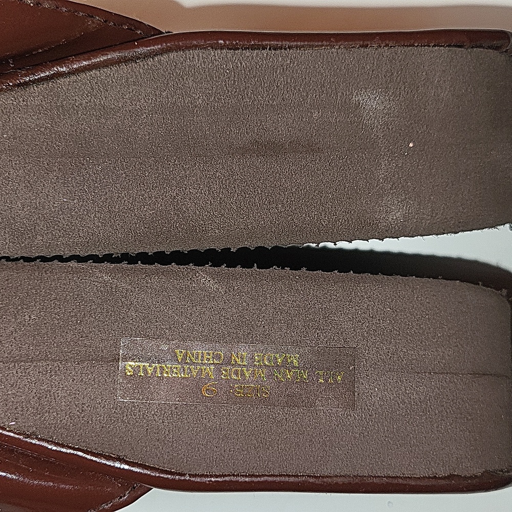 Women's Brown Thing Sandals (9) - Picture 8 of 9
